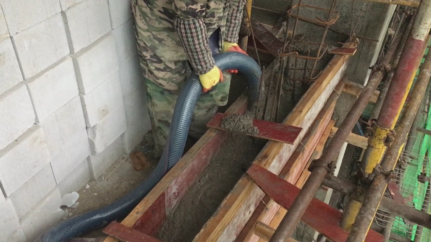 二次结构混凝土输送机器-事半功倍1机顶10人